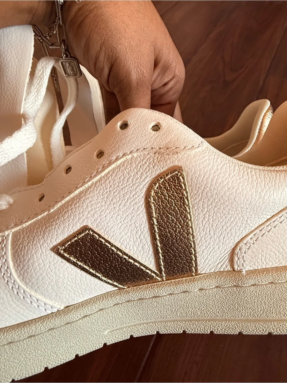 Veja Women's White and Gold sz 8